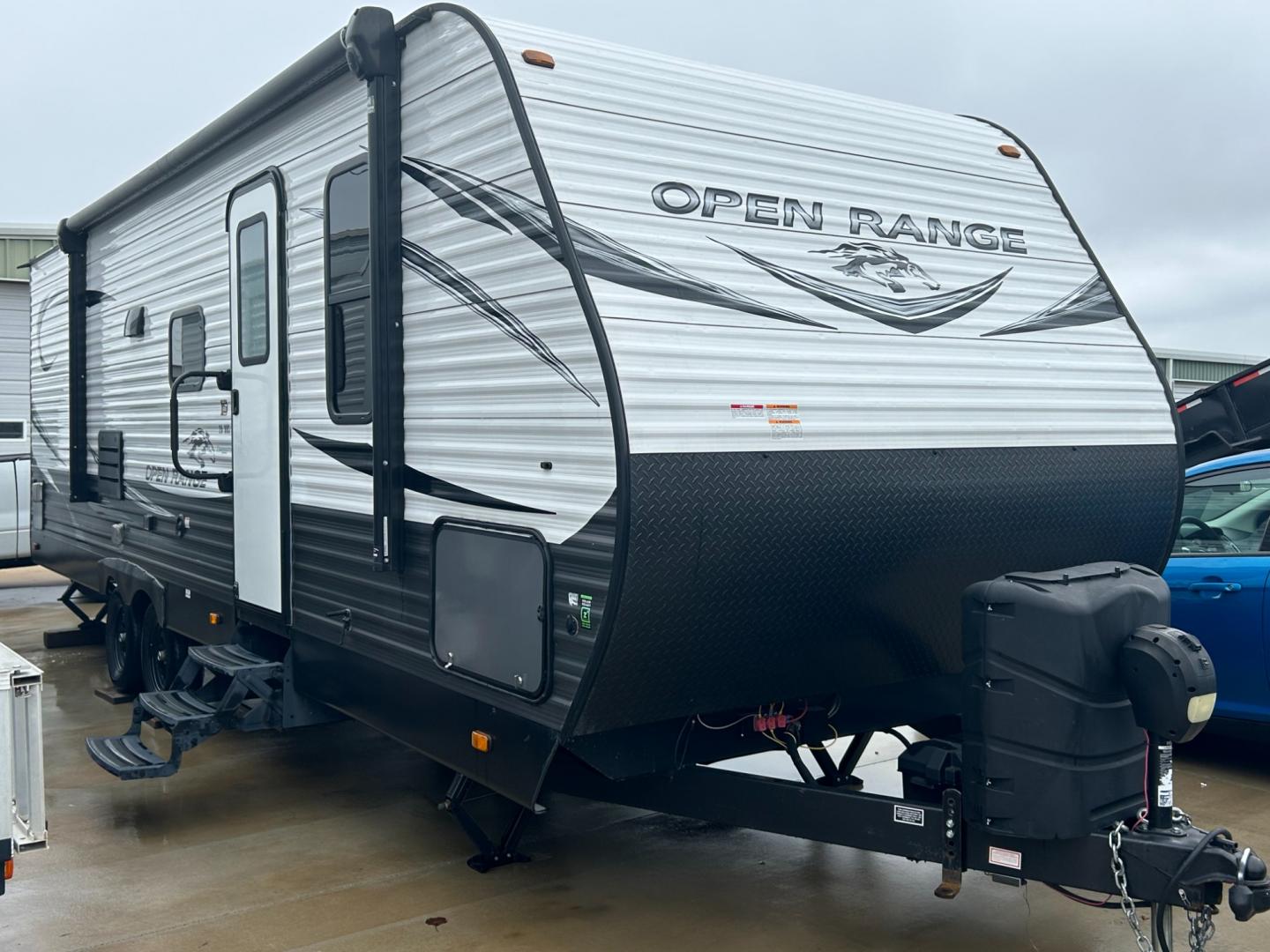 2021 White /TAN Highland Ridge RV, Inc OPEN RANGE 26BHS (58TBH0BP7M1) , located at 17760 Hwy 62, Morris, OK, 74445, 35.609104, -95.877060 - Photo#0